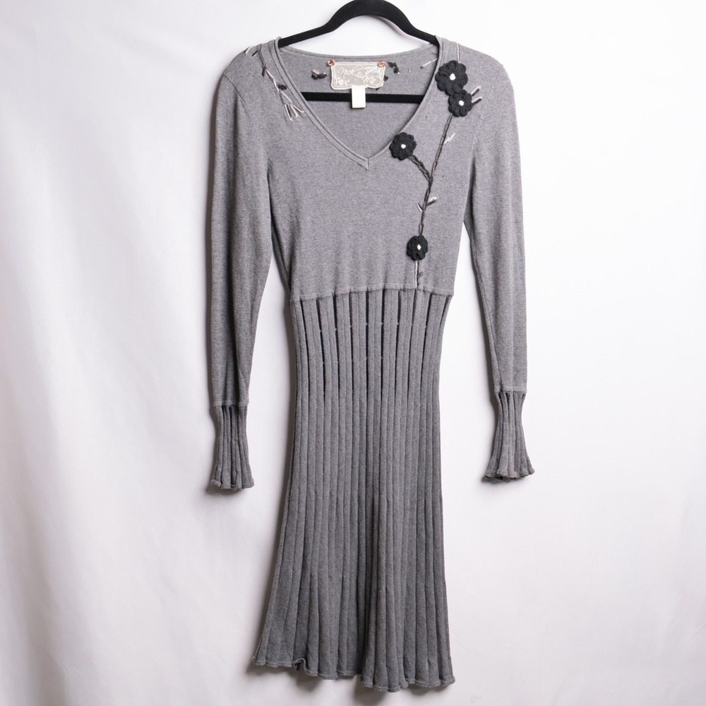 Me & Me Gray Cotton Knit Floral Applique Ribbed Fit and Flare Dress Small